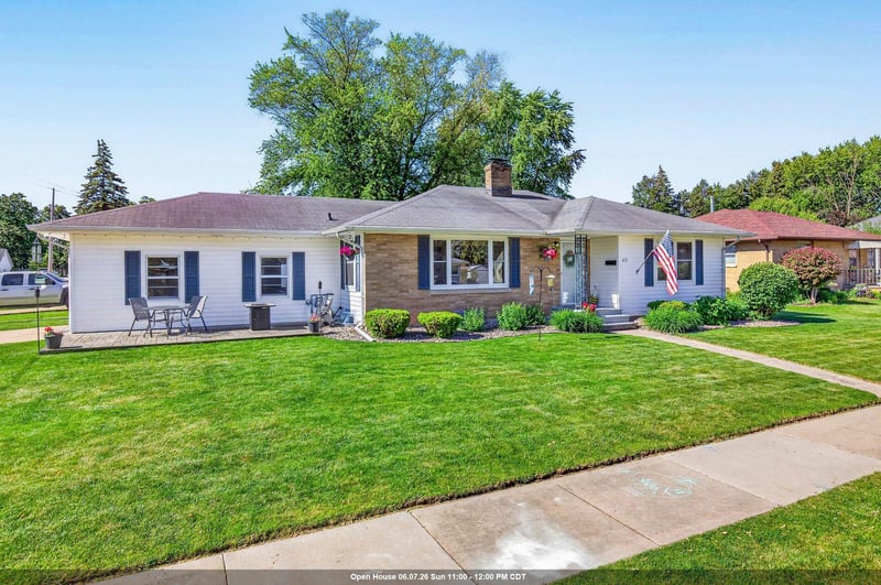 415 16th St, Kaukauna, WI 54130-3321