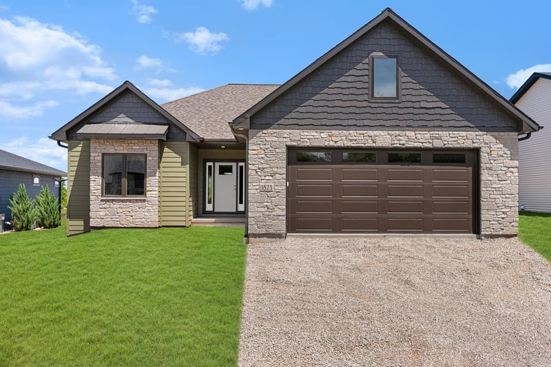 1823 Bobby Jones Dr, De Pere, WI 54115