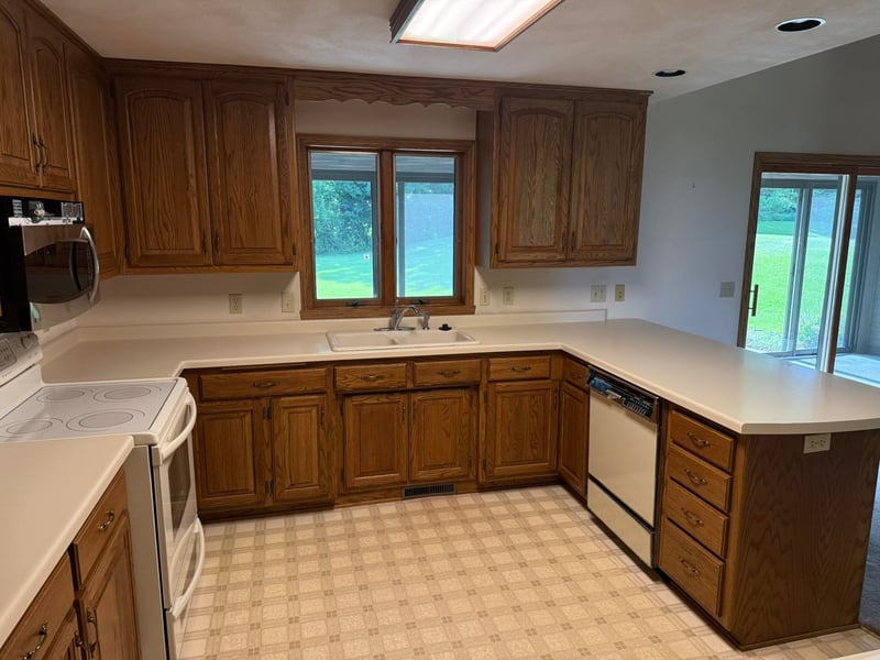 1864 Imperial Rd, Oshkosh, WI 54904