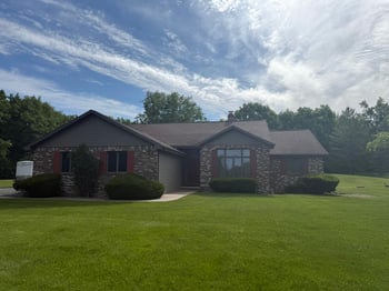 1864 Imperial Rd, Oshkosh, WI 54904