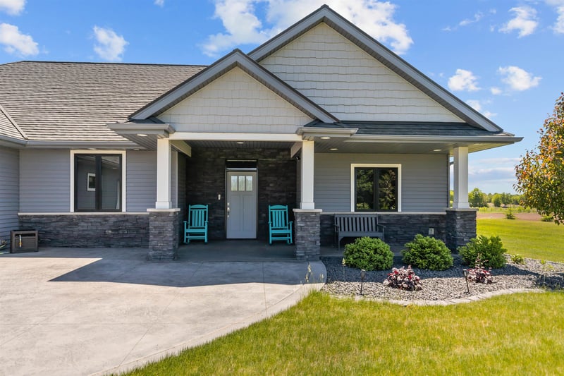 3007 Winnegamie Dr, Appleton, WI 54914