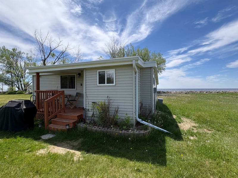 8068 County Road Y, Oconto, WI 54153