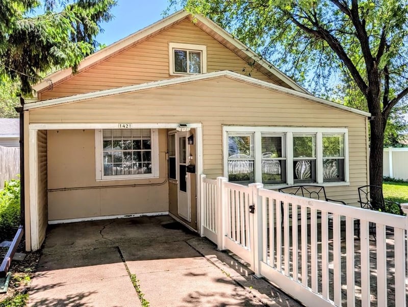 1421 Bent Ave, Oshkosh, WI 54901