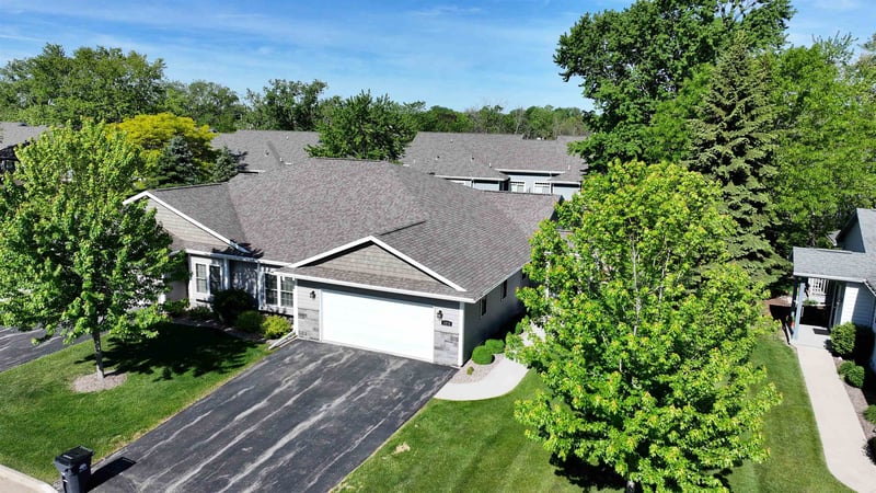 1274 Cameron Cir, Neenah, WI 54956