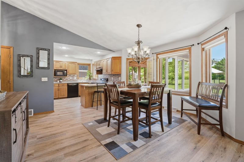 125 Kayla St, Combined Locks, WI 54113