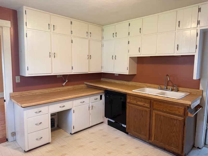 1021 Eastman St, Oshkosh, WI 54901