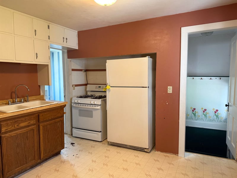 1021 Eastman St, Oshkosh, WI 54901