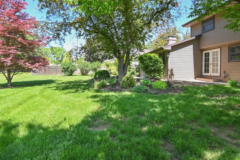 518 Sunrise Ln, Green Bay, WI 54301