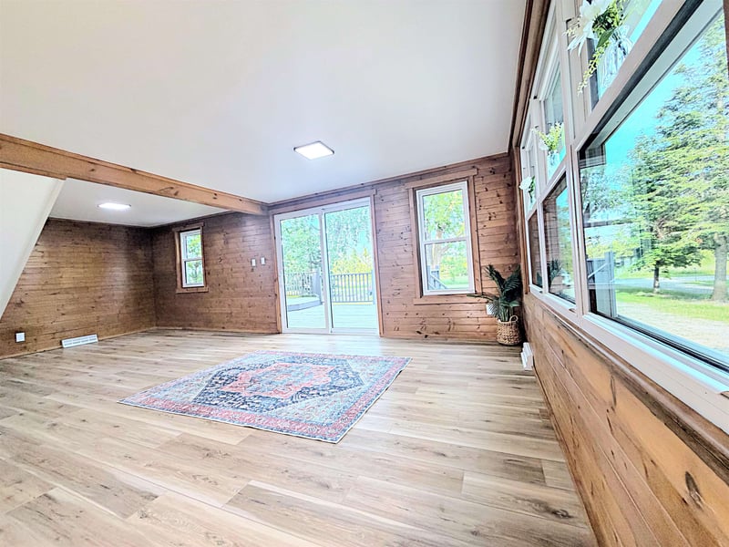 N6515 Laurmar Ln, Oneida, WI 54155