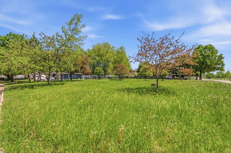 Shady Ln, Green Bay, WI 54313-5761