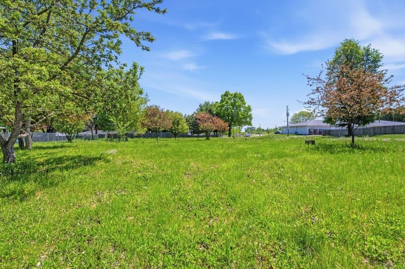 Shady Ln, Green Bay, WI 54313-5761