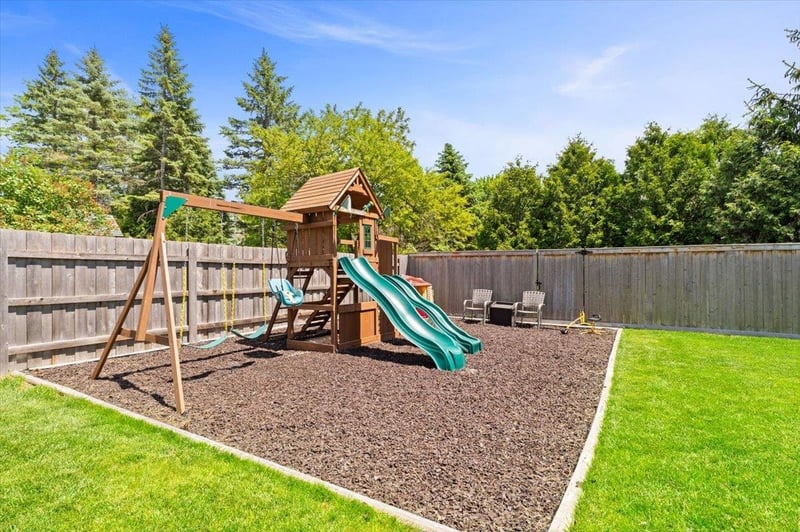 1531 Lost Dauphin Rd, De Pere, WI 54115