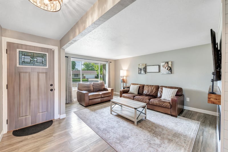 2316 Serenade Ln, Green Bay, WI 54301-2021