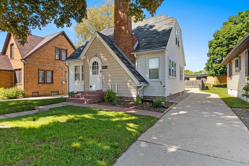 827 Catherine St, Green Bay, WI 54301-2324