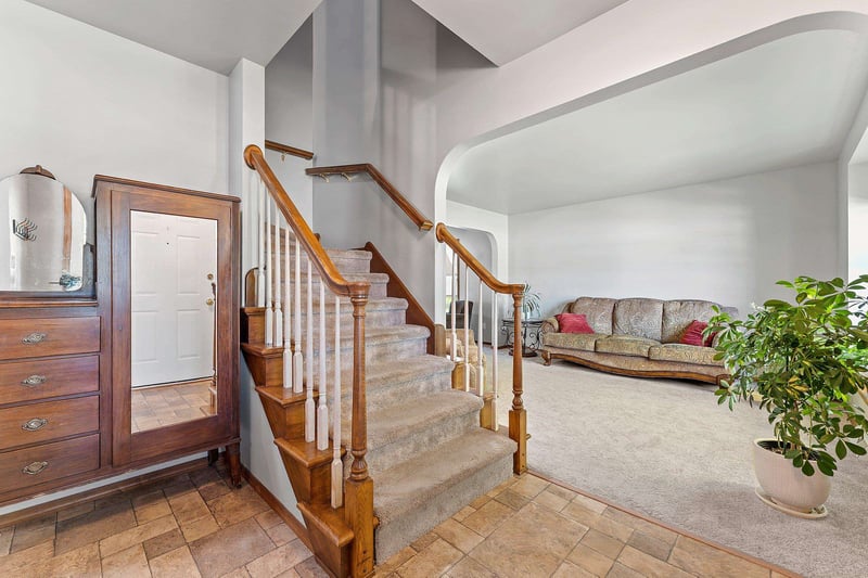 2038 Emerald Dr, Green Bay, WI 54311