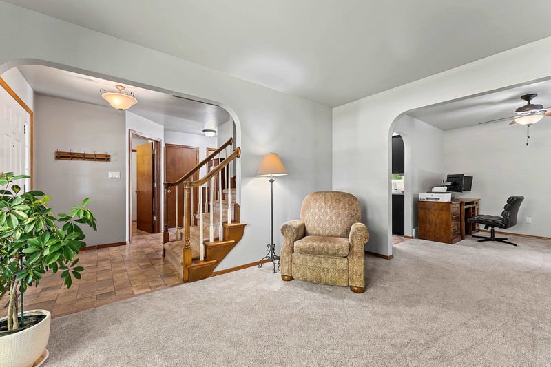 2038 Emerald Dr, Green Bay, WI 54311