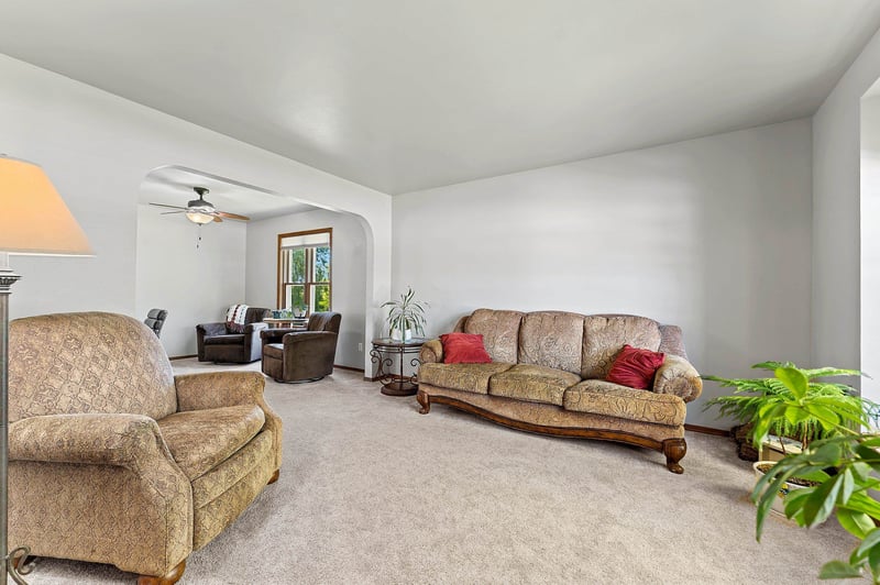 2038 Emerald Dr, Green Bay, WI 54311