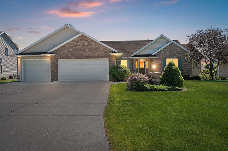 2133 Wheat Way, Green Bay, WI 54311