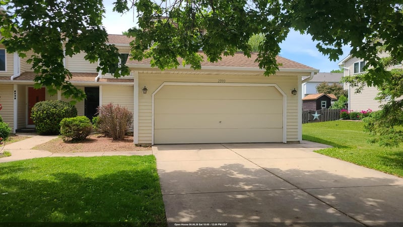 2390 Cedar Ridge Ct, Green Bay, WI 54313-5772