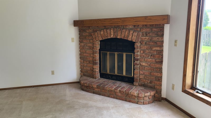 2390 Cedar Ridge Ct, Green Bay, WI 54313-5772