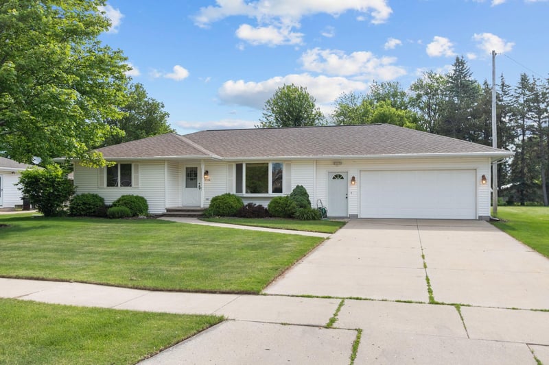 3300 Lawe St, Appleton, WI 54911