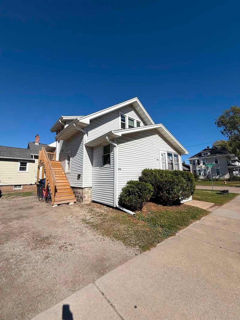 302 Lincoln Ave, Oshkosh, WI 54901