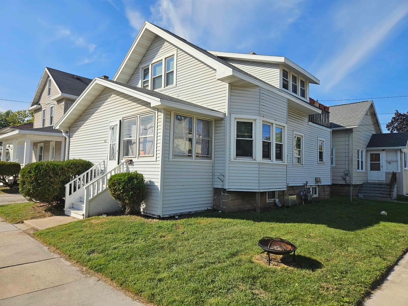 302 Lincoln Ave, Oshkosh, WI 54901