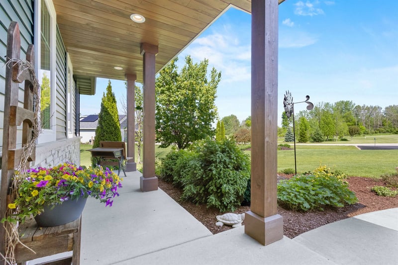W7500 Cross Country Ln, Hortonville, WI 54944-9169