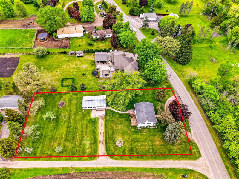 1858 Oakridge Rd, Neenah, WI 54956