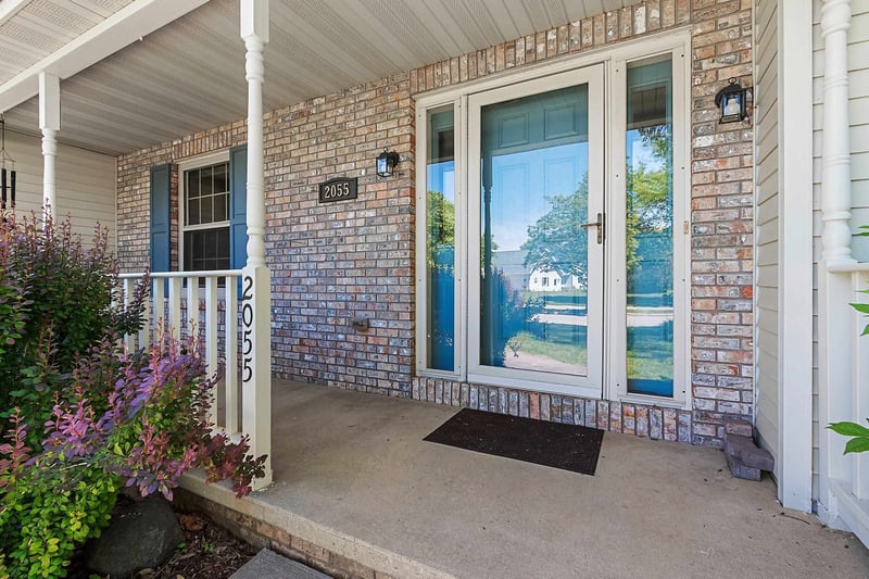 2055 Lynn Dr, Neenah, WI 54956-4228
