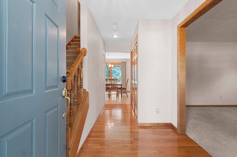 2055 Lynn Dr, Neenah, WI 54956-4228