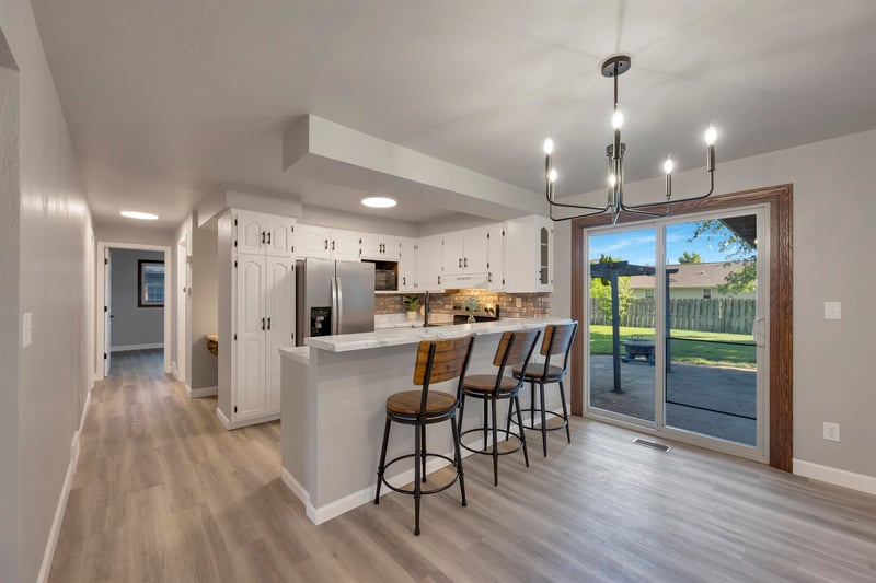 1677 Lilac Ln, Green Bay, WI 54302