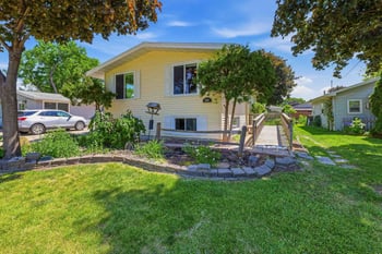 1018 Hawk St, Oshkosh, WI 54902