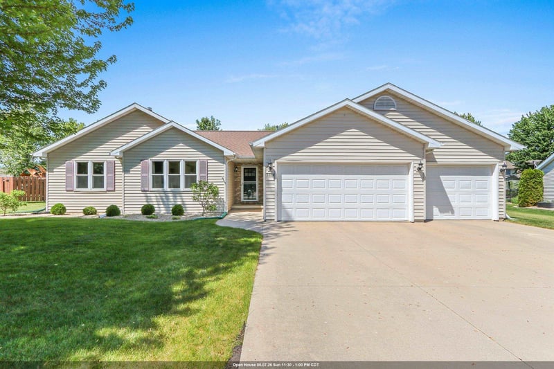 W6034 Paige Way, Appleton, WI 54915