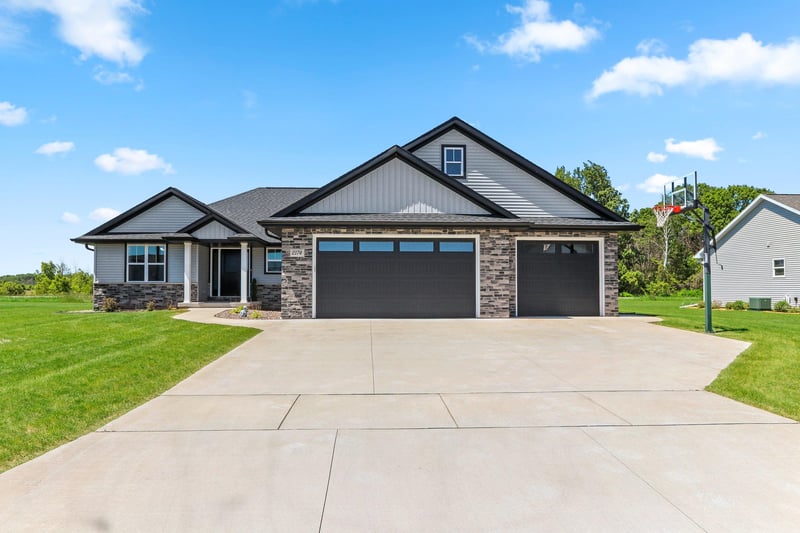 2174 Potter Dr, De Pere, WI 54115