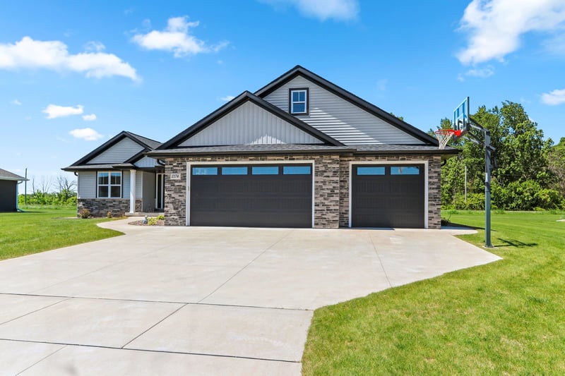 2174 Potter Dr, De Pere, WI 54115