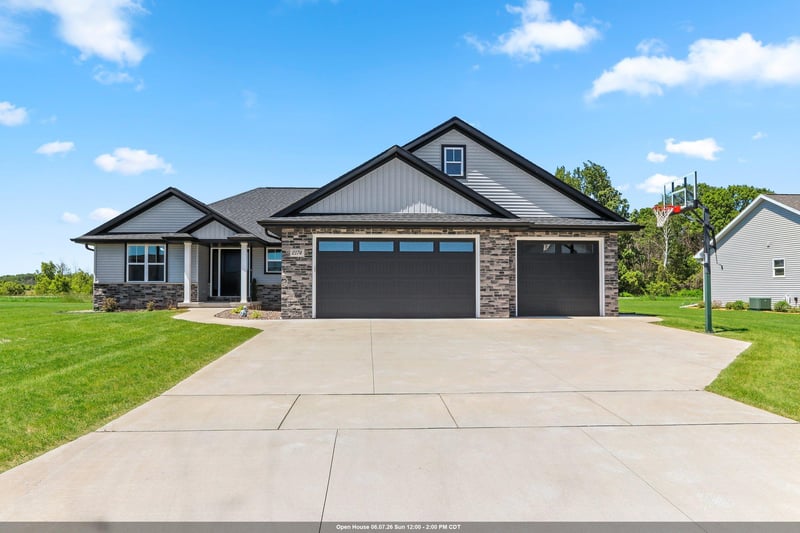 2174 Potter Dr, De Pere, WI 54115