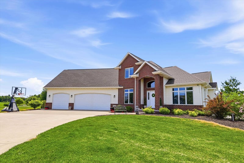 2145 Bonnie Ln, Kaukauna, WI 54130