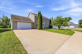 755 Weatherstone Dr, Oshkosh, WI 54901