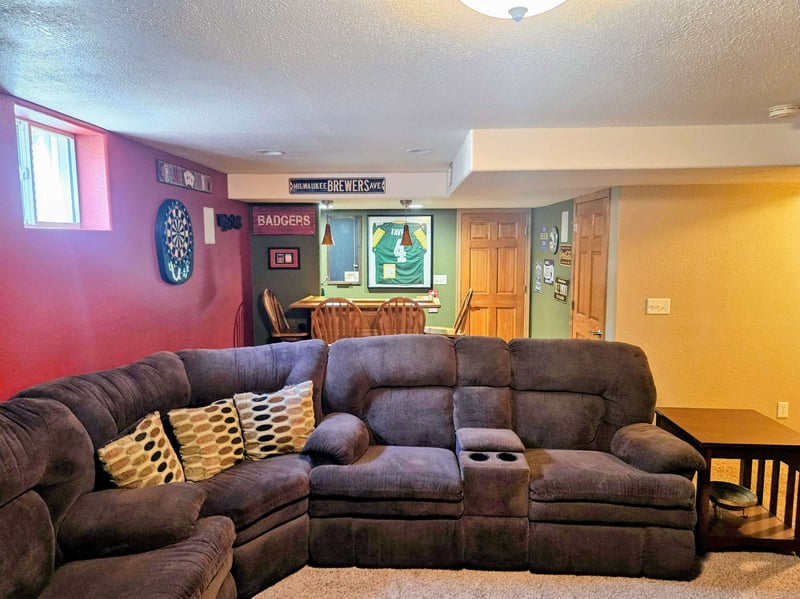 755 Weatherstone Dr, Oshkosh, WI 54901