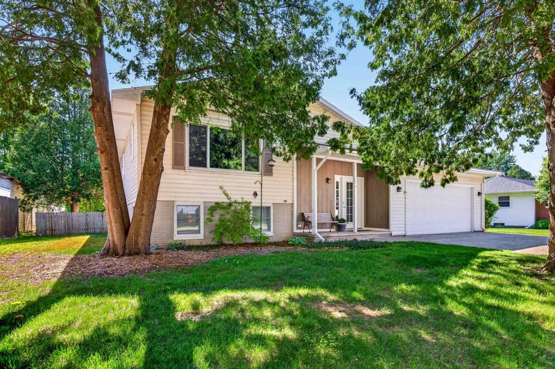1414 Franklin St, Little Chute, WI 54140