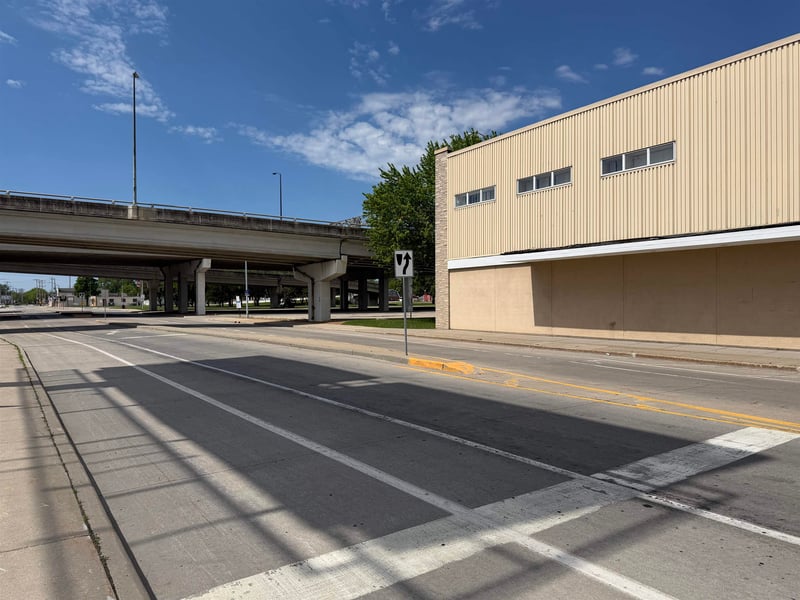610 S Broadway St, Green Bay, WI 54303