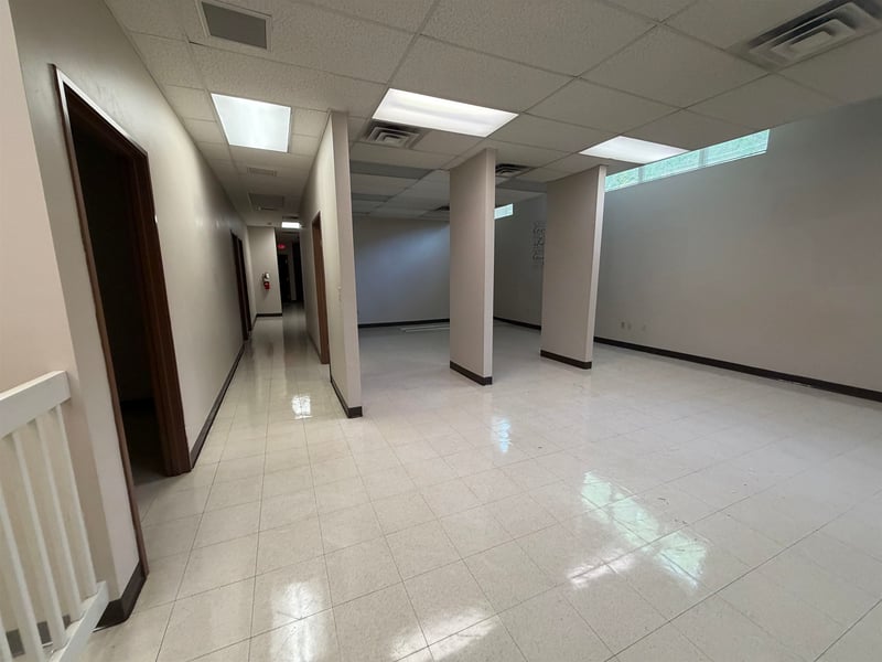 610 S Broadway St, Green Bay, WI 54303