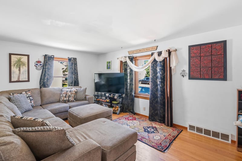 1342 Garland St, Green Bay, WI 54301
