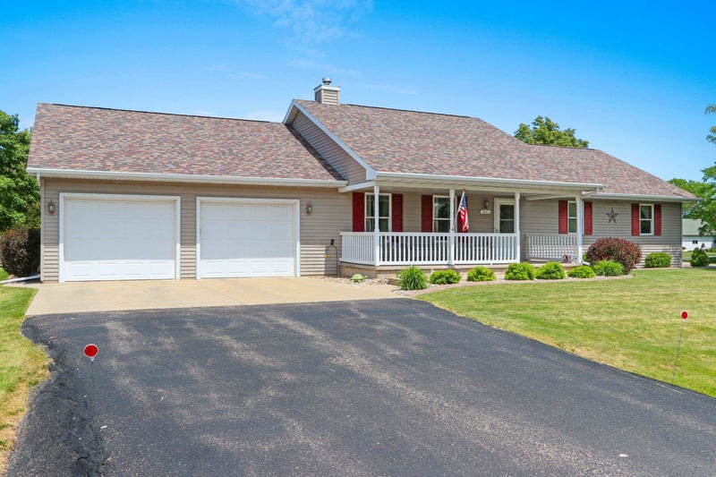 W3082 Whitepine Dr, Appleton, WI 54915