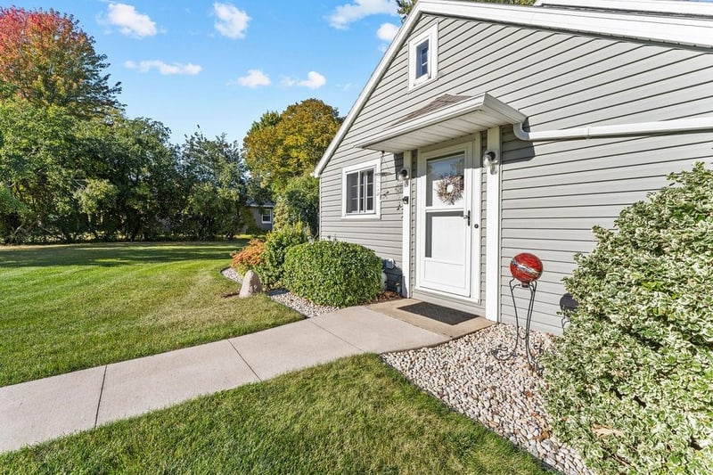 3790 Pau Ko Tuk Ln, Oshkosh, WI 54902-7332