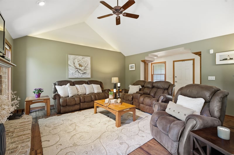1735 Orange Blossom Dr, Green Bay, WI 54313