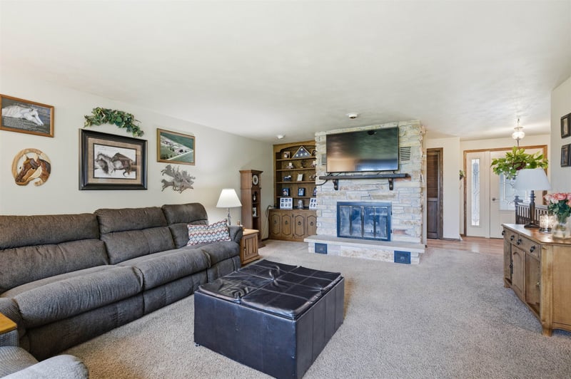 4941 Overland Rd, Oneida, WI 54155