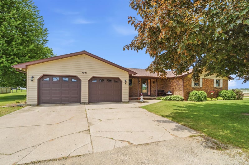 4941 Overland Rd, Oneida, WI 54155