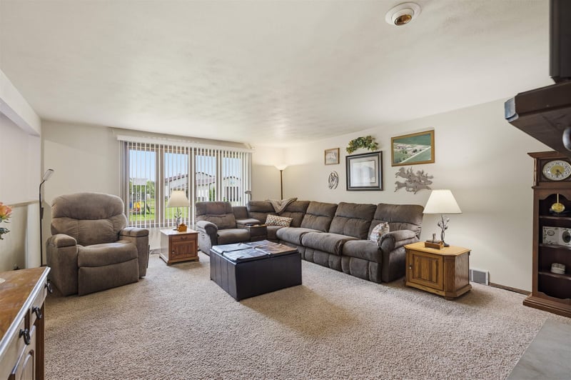 4941 Overland Rd, Oneida, WI 54155